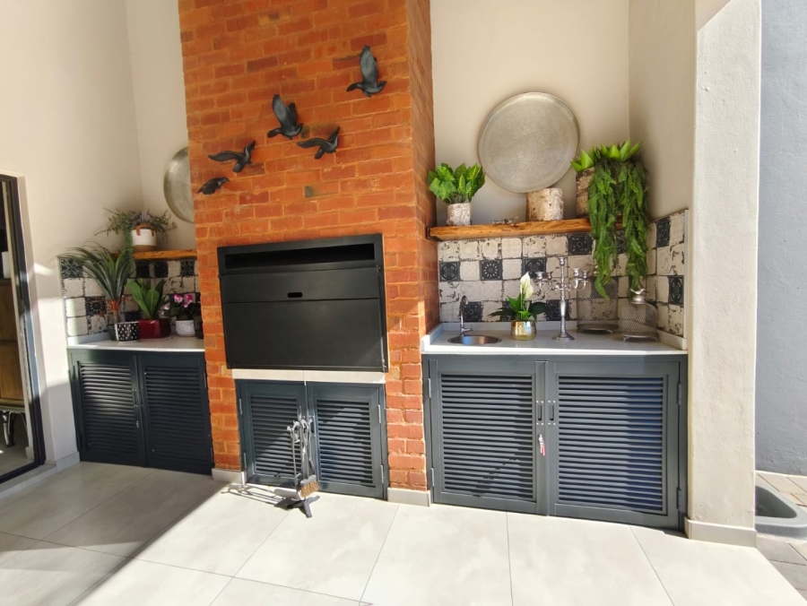 3 Bedroom Property for Sale in Meerhof North West
